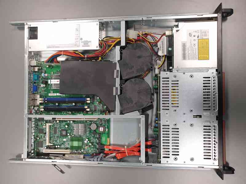 server Supermicro, PDSMi+, Intel Pentium 4 3 GHz 1 Core  - foto 2
