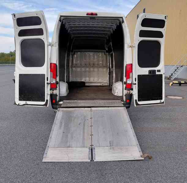 Pronájem Dodávky s nákladovou rampou - foto 1