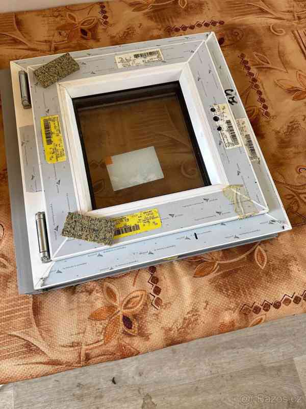 Okno 40x40 dvouskle