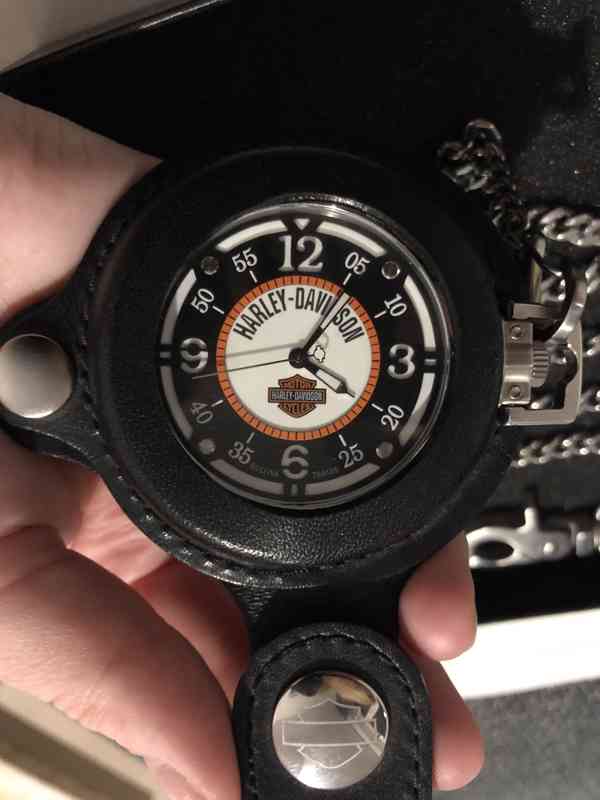 Harley-Davidson® Pánské kapesní hodinky Bulova Bar & Shield  - foto 3