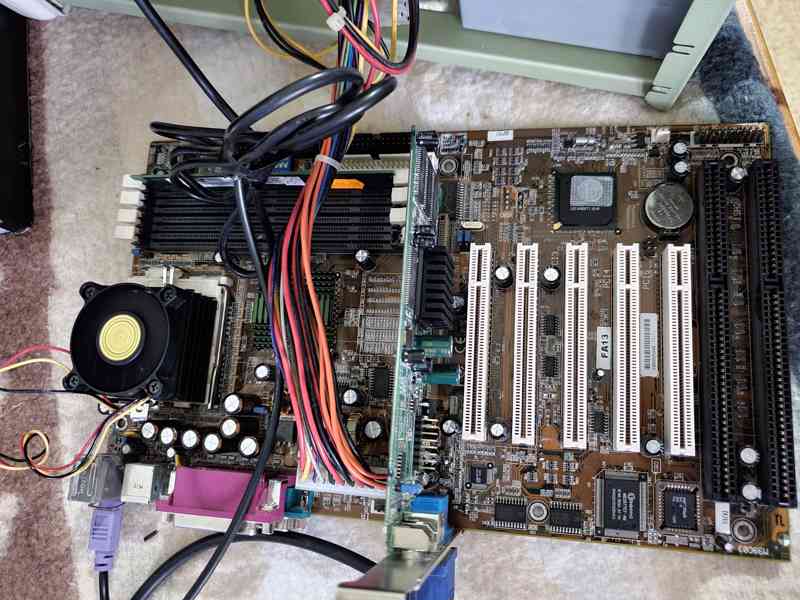 Pro sběratele PC socket 370 + funkční další deska 370soc. - foto 6