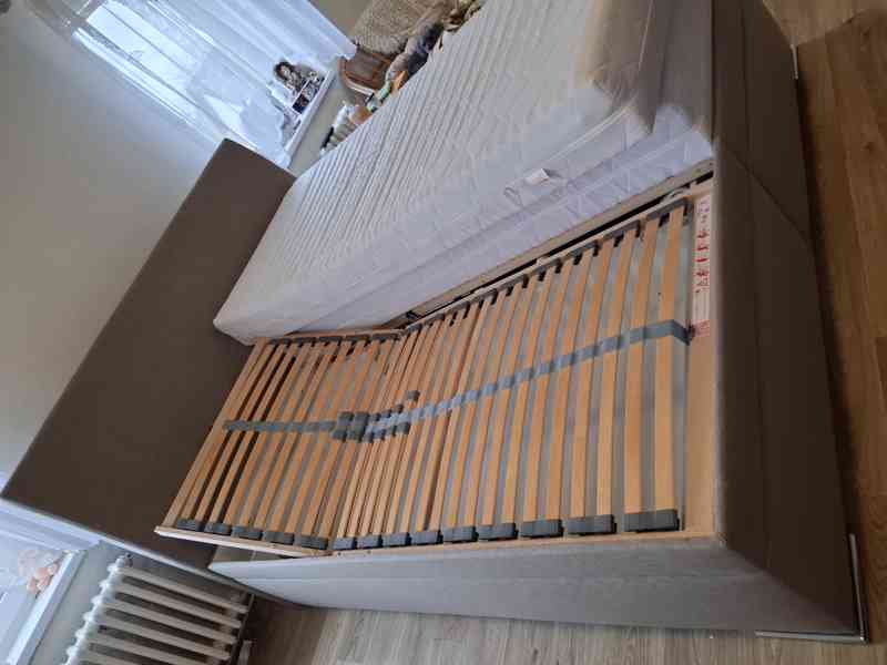 Manželská postel - foto 2