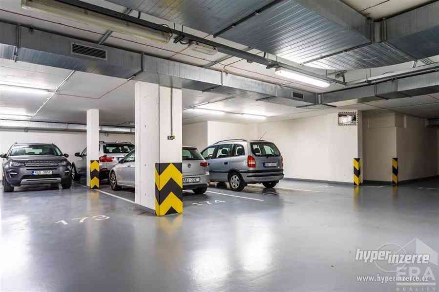 Luxusní 1+kk/lodžie/garáž, komora, 38,4m2, rezidence Prague Towers, Praha 5 – Stodůlky - foto 7
