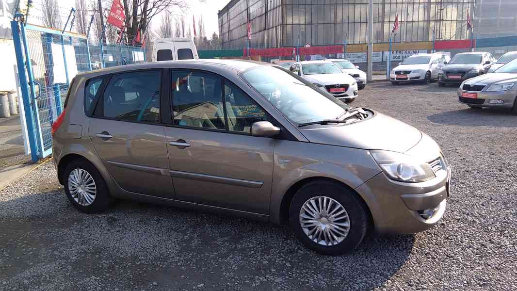 RENAULT Megane Scenic 1,6i 16V Comfort ČR - foto 5