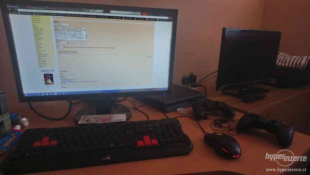 Stolní PC s monitorem. klávesnicí, myší i sluchátky - foto 2