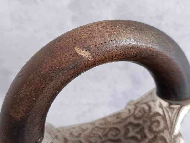 Starožitná niklovaná žehlička s nahřívacím tělískem - foto 14