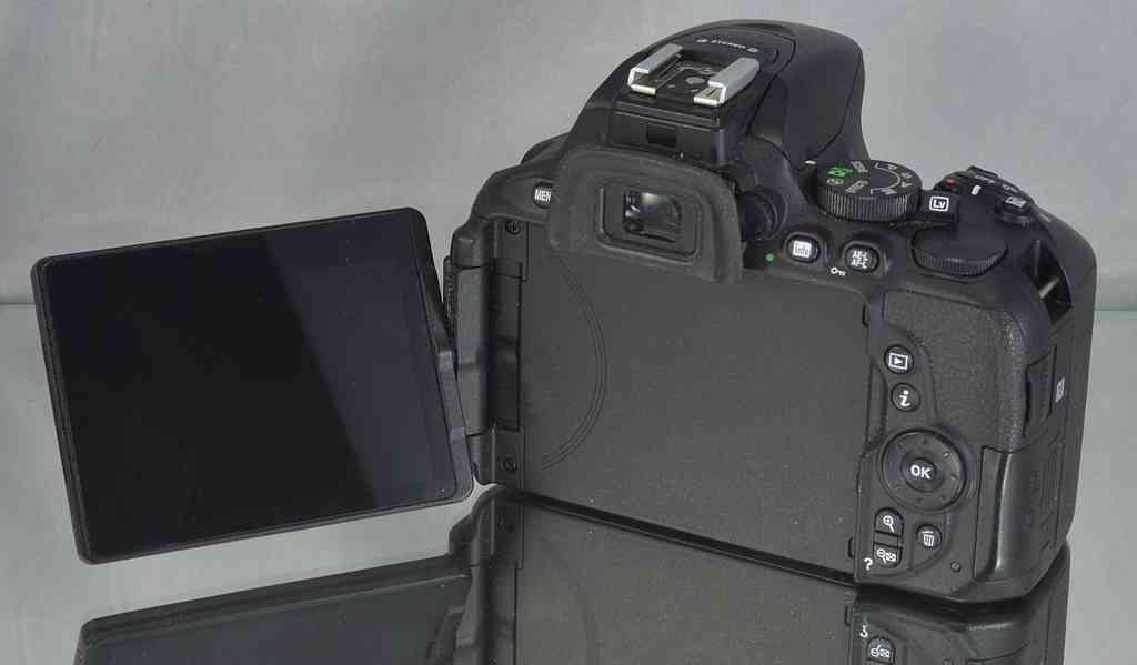 Nikon D5600+18-200mm VR *Full HDV*WIFI*1600 Exp. - foto 11