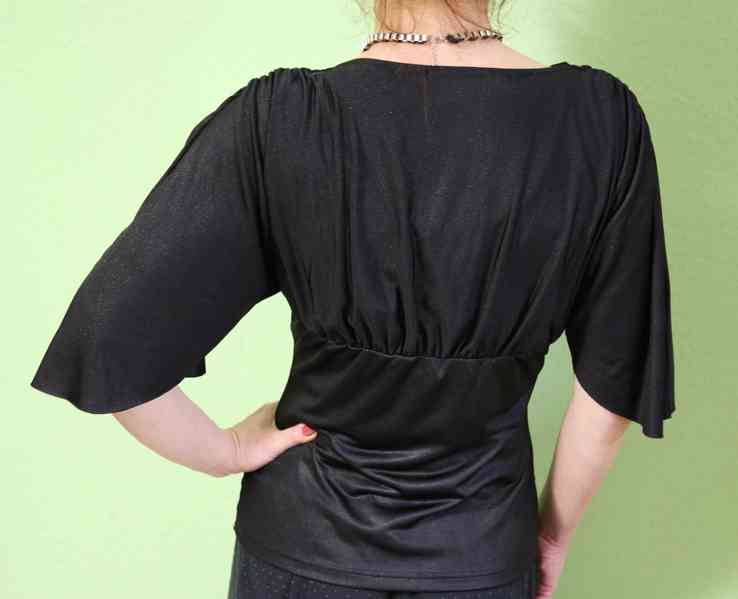 Volná elastická halenka s třpytem Vero Moda vel.S - foto 2