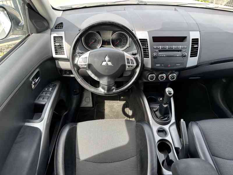 Mitsubishi Outlander 2,0i  4x2 benzín 108kw - foto 12