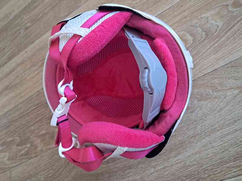 Lyžařská helma - pěkný stav - foto 3