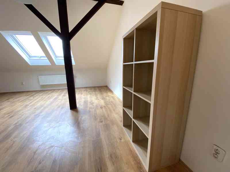 PRONÁJEM ZREKONSTRUOVANÉHO STŘEŠNÍHO BYTU 1+ KK, BRNO - foto 28