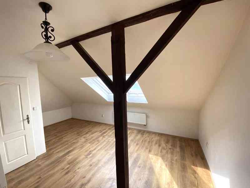 PRONÁJEM ZREKONSTRUOVANÉHO STŘEŠNÍHO BYTU 1+ KK, BRNO - foto 9