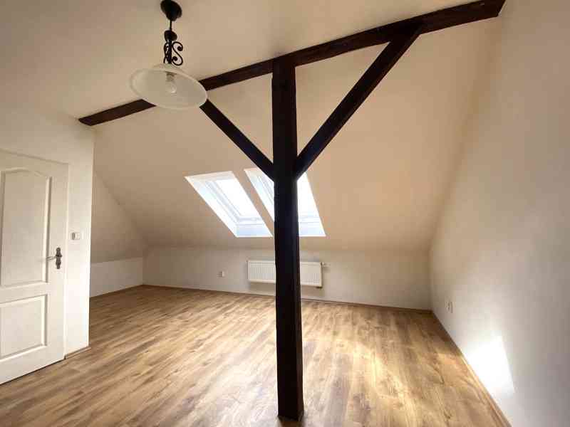 PRONÁJEM ZREKONSTRUOVANÉHO STŘEŠNÍHO BYTU 1+ KK, BRNO - foto 5