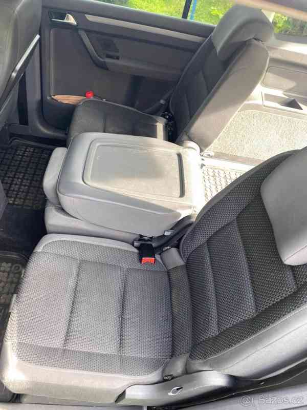 Volkswagen Touran 2,0   manuál, TDi 103 kW, 2 litr - foto 13