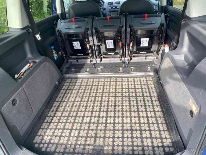 Volkswagen Touran 2,0   manuál, TDi 103 kW, 2 litr - foto 5