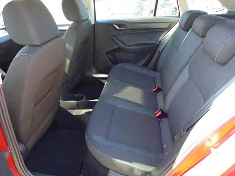 Škoda Rapid 1,2 TSI KLIMA, PDC, 2X KOLA - foto 6