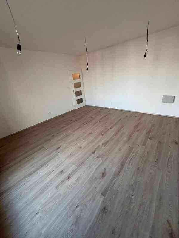 Pronájem bytu 3+kk 60m², sklep 6m², garážové stání - foto 2