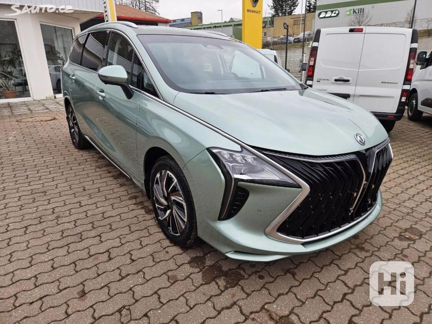 Dongfeng-Forthing U-Tour, Exclusive FR, MPV, 7 míst - foto 1