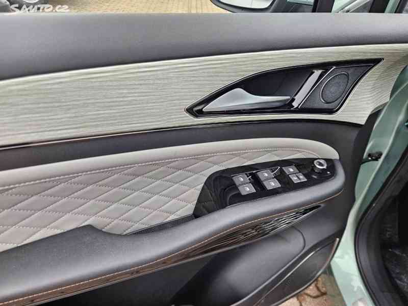 Dongfeng-Forthing U-Tour, Exclusive FR, MPV, 7 míst - foto 7