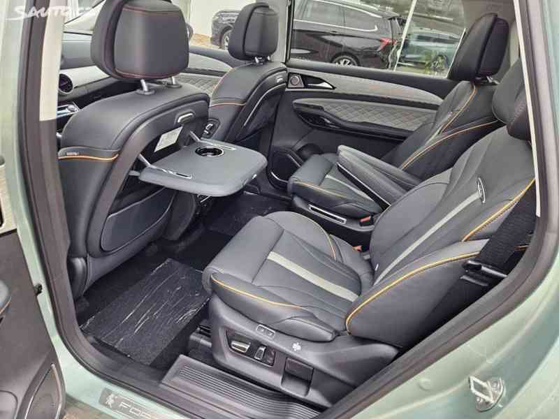 Dongfeng-Forthing U-Tour, Exclusive FR, MPV, 7 míst - foto 12
