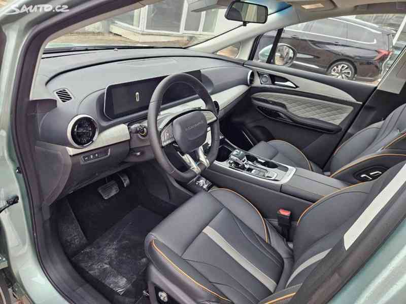 Dongfeng-Forthing U-Tour, Exclusive FR, MPV, 7 míst - foto 14