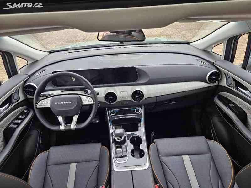 Dongfeng-Forthing U-Tour, Exclusive FR, MPV, 7 míst - foto 6