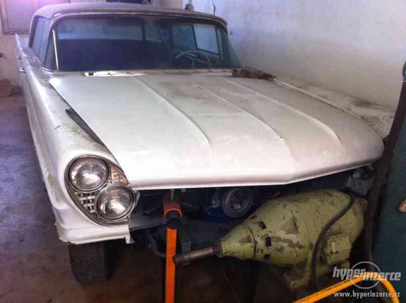 1960 LINCOLN CONTINENTAL 7,5L V8, 365 KONÍ,BÍLÝ, 4DR HARDTOP - foto 3