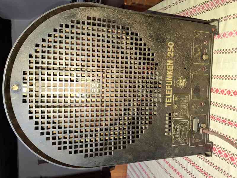 Starožitné rádio Telefunken 250 - foto 3