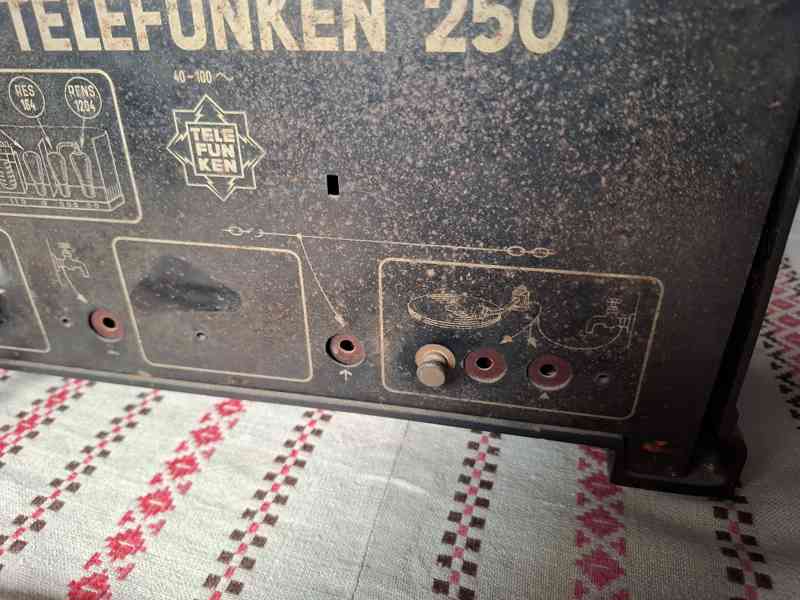 Starožitné rádio Telefunken 250 - foto 6