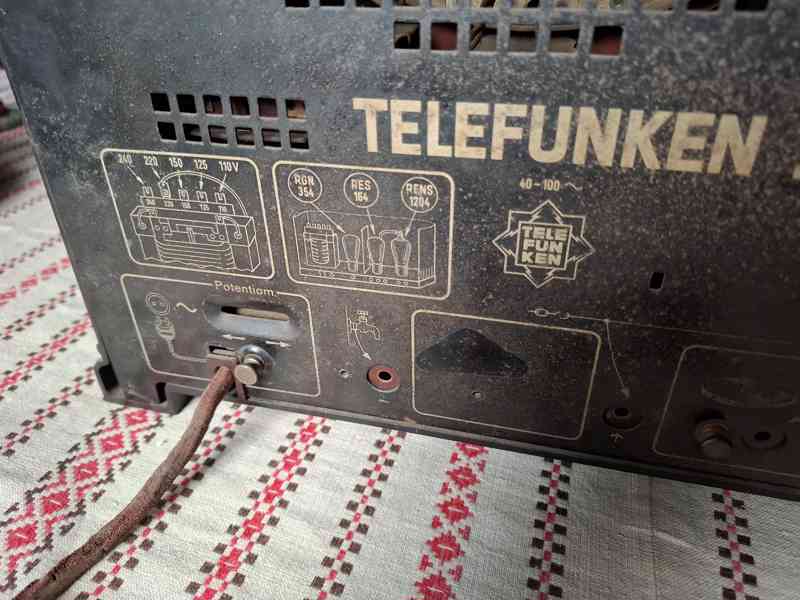 Starožitné rádio Telefunken 250 - foto 5