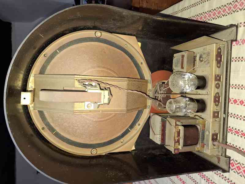 Starožitné rádio Telefunken 250 - foto 2