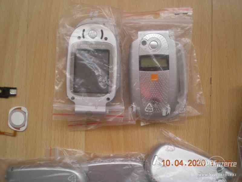 Motorola V500 - funkční véčkový mobilní telefon - foto 14