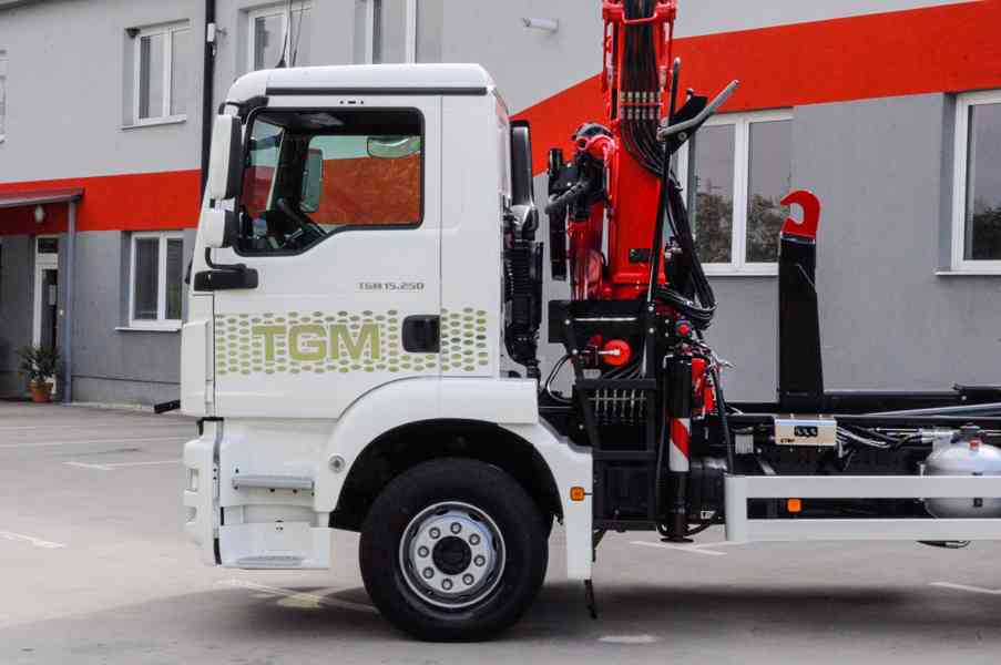 MAN TGM 15.250 - HÁKOVÝ NOSIČ KONTEJNERŮ + HYDRAULICKÁ RUKA - foto 99