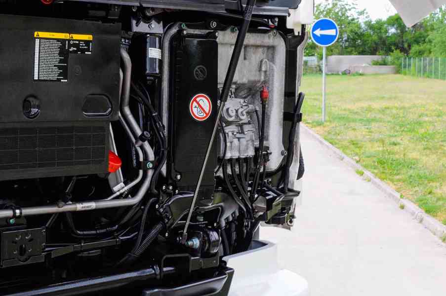MAN TGM 15.250 - HÁKOVÝ NOSIČ KONTEJNERŮ + HYDRAULICKÁ RUKA - foto 73