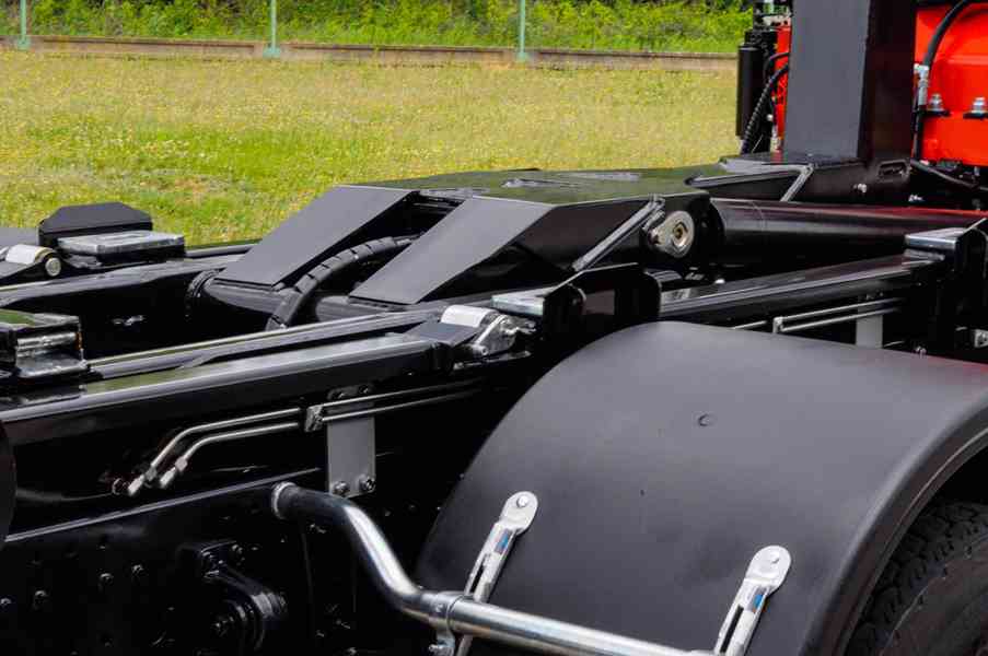 MAN TGM 15.250 - HÁKOVÝ NOSIČ KONTEJNERŮ + HYDRAULICKÁ RUKA - foto 18