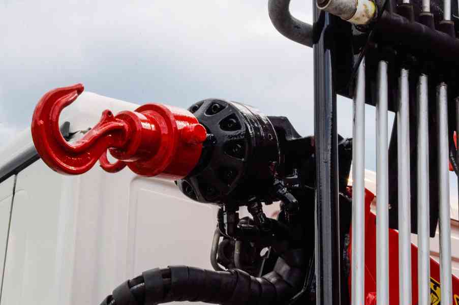 MAN TGM 15.250 - HÁKOVÝ NOSIČ KONTEJNERŮ + HYDRAULICKÁ RUKA - foto 47
