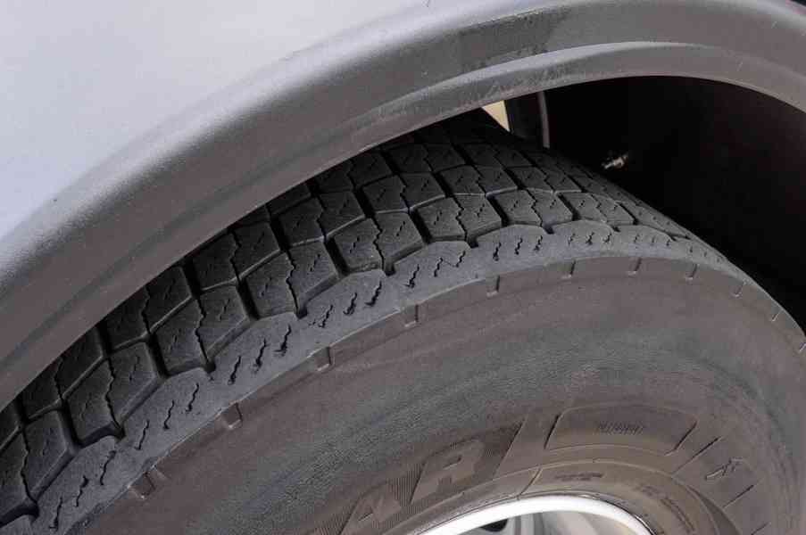 MAN TGM 15.250 - HÁKOVÝ NOSIČ KONTEJNERŮ + HYDRAULICKÁ RUKA - foto 21