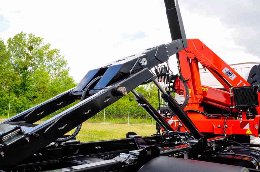 MAN TGM 15.250 - HÁKOVÝ NOSIČ KONTEJNERŮ + HYDRAULICKÁ RUKA - foto 103