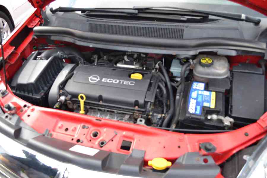 OPEL ZAFIRA 1.8 BENZÍN |103 kW |7 MÍST | BOHATÁ VÝBAVA - foto 2
