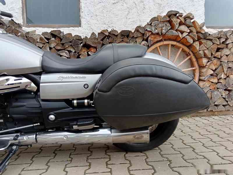 MOTO GUZZI CALIFORNIA 1400 CUSTOM - foto 10