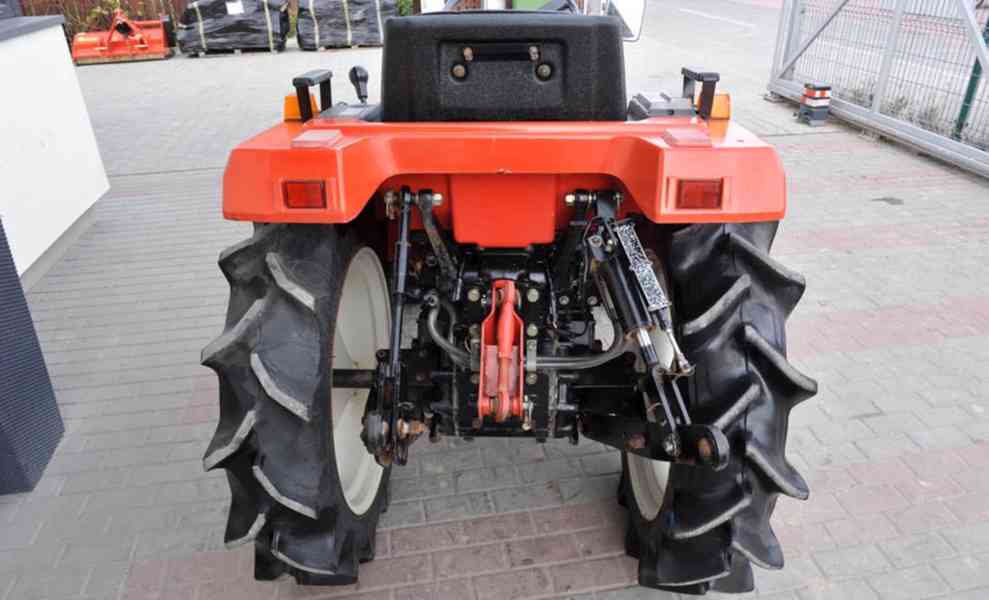Traktor Mitsubishi MT18 4x4 18KM - bazar - Hyperinzerce.cz