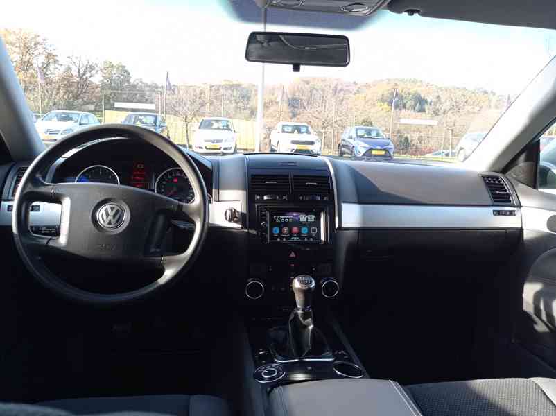 Volkswagen Touareg 2.5 TDI 128kW/4x4/Manuál/1Maj - foto 26