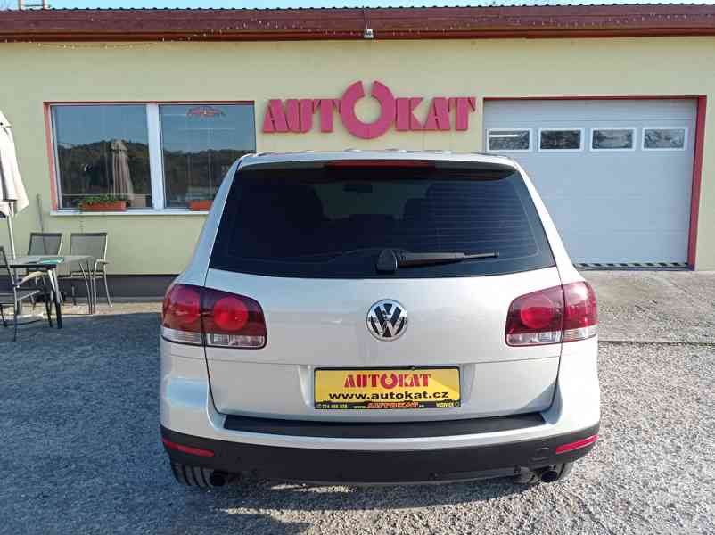 Volkswagen Touareg 2.5 TDI 128kW/4x4/Manuál/1Maj - foto 4