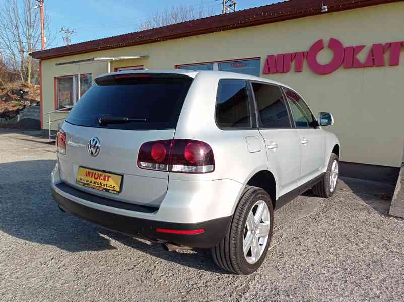 Volkswagen Touareg 2.5 TDI 128kW/4x4/Manuál/1Maj - foto 3