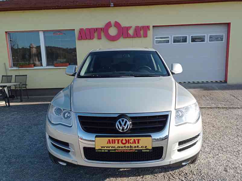 Volkswagen Touareg 2.5 TDI 128kW/4x4/Manuál/1Maj - foto 8