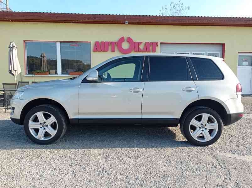 Volkswagen Touareg 2.5 TDI 128kW/4x4/Manuál/1Maj - foto 6