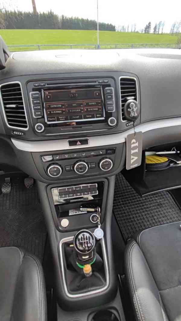 VW Sharan III 2.0TDI 103kw 4 Motion Highline 7mist CZ 2014 - foto 5