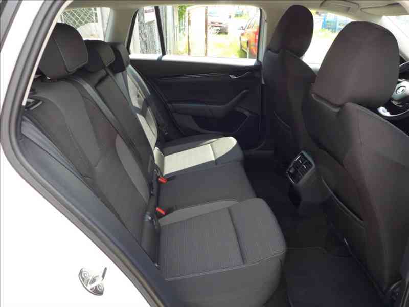 Škoda Octavia 2,0 TDI FULL LED, NAVI, DPH - foto 9