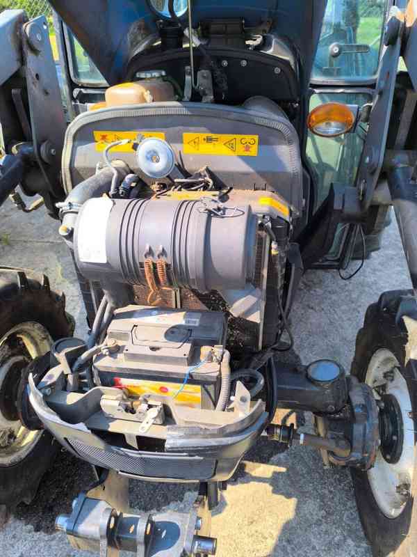 Traktor kolový New Holland T3030 s nakladačem a mulčovačem - foto 12