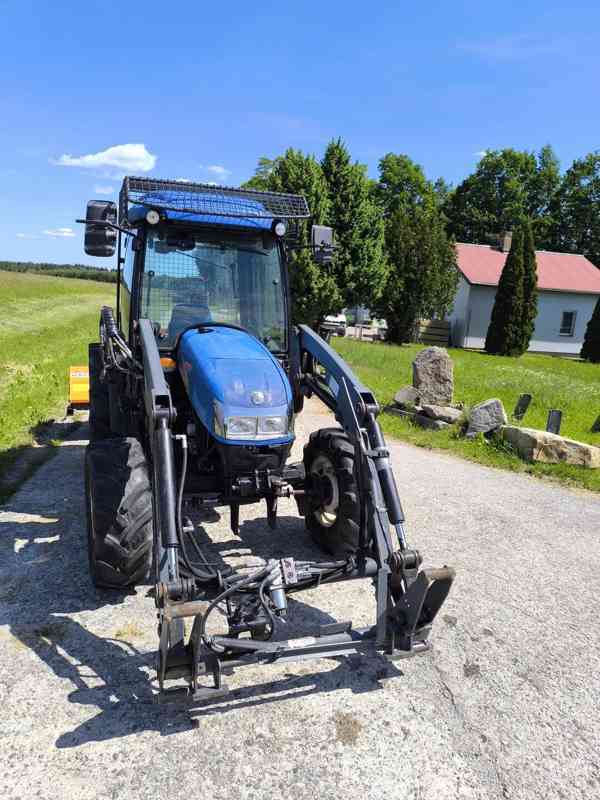 Traktor kolový New Holland T3030 s nakladačem a mulčovačem - foto 5